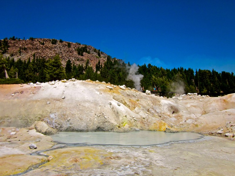 bumpass hell boiling water